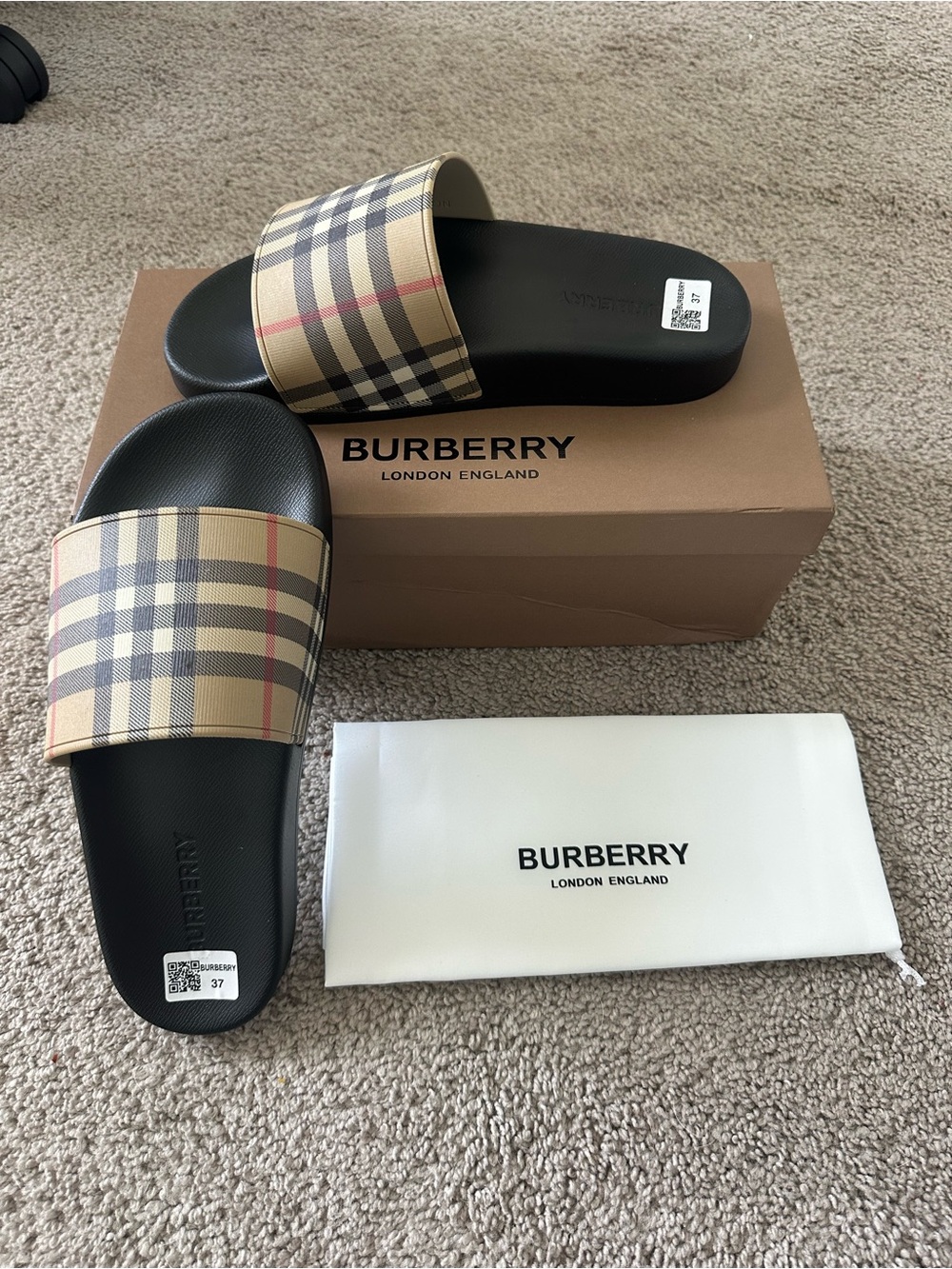 Burberry Men’s Black Slides with Beige Vintage Check Strap